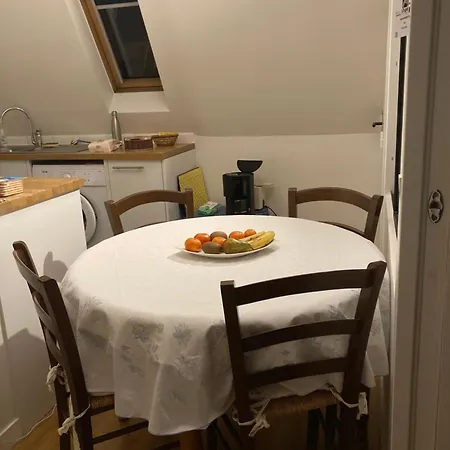 Homestay Avenue Foch Paris